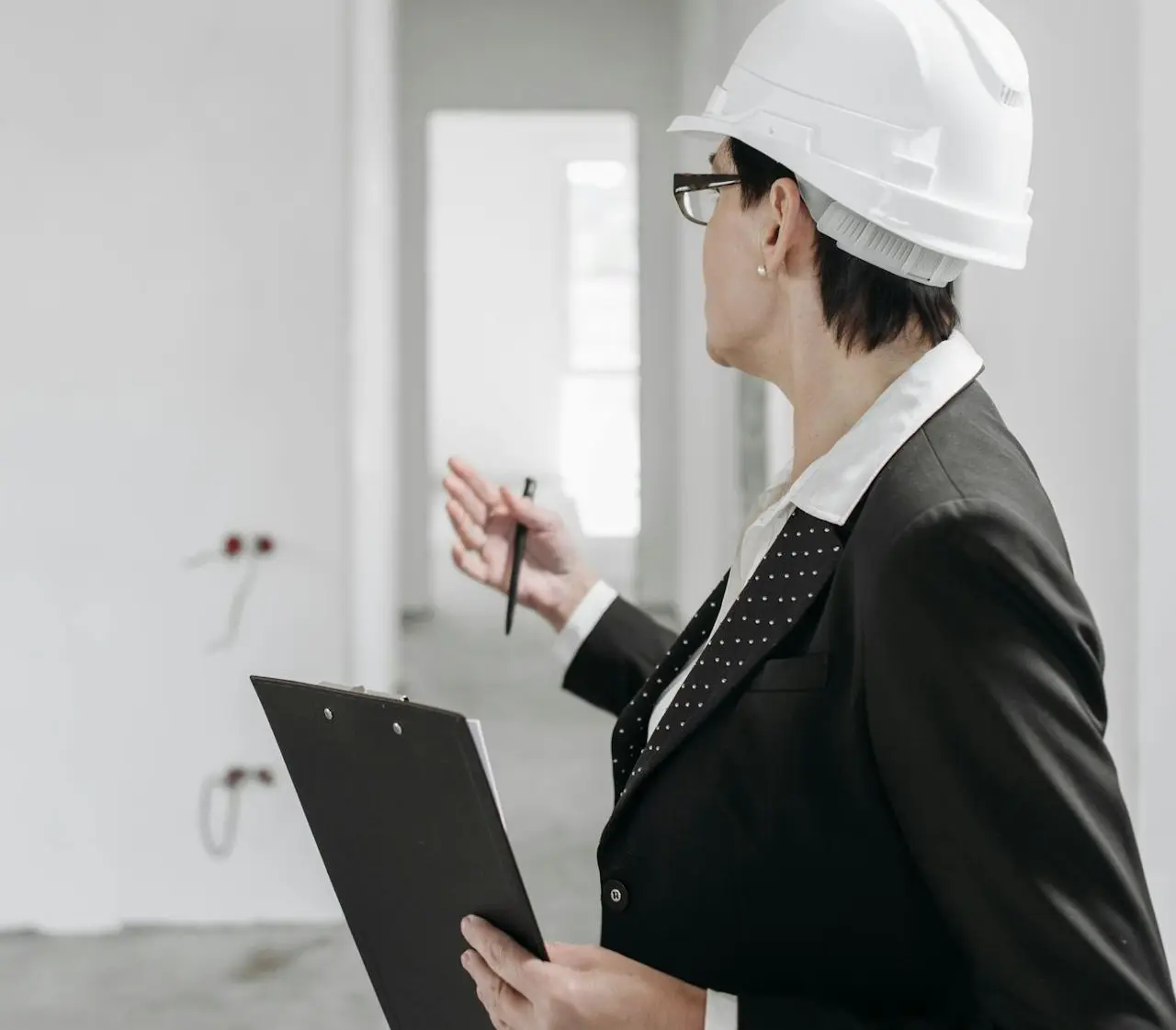 professional-home-inspector-evaluating-property